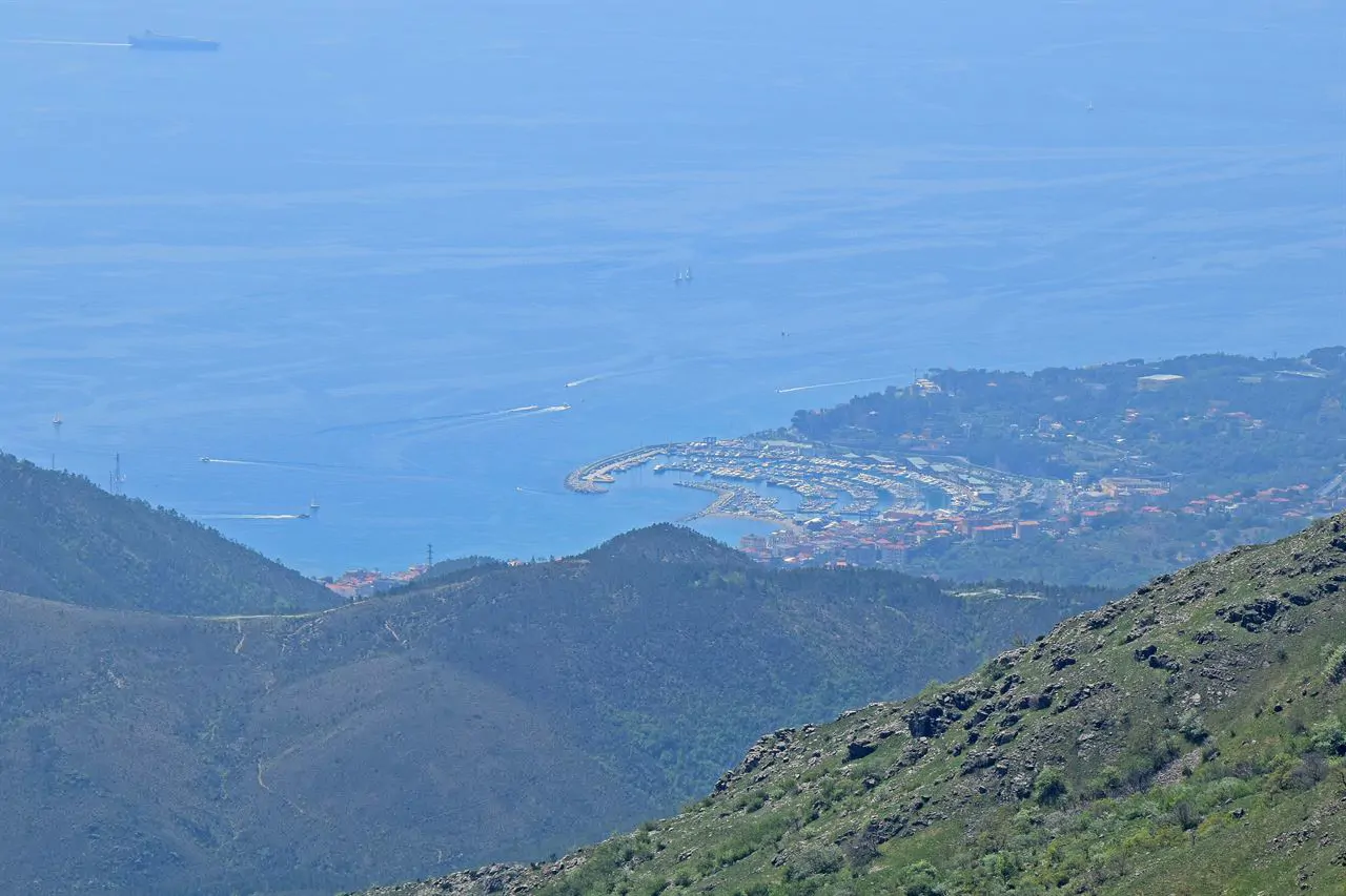 Varazze vom Monte Beigua aus: tausend Höhenmeter auf wenigen Kilometern