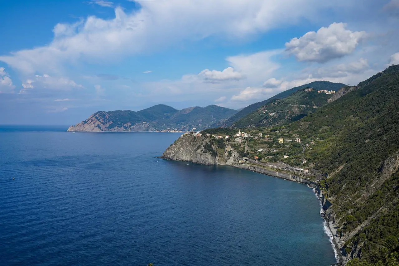 Die Terrassen der Cinque Terre: Trockenmauern, die den Berg seit tausend Jahren halten